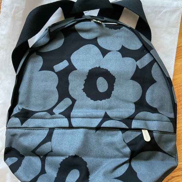New Marimekko Gray/Black sliver floral print Patterned lightweight Backpack - Picture 5 of 6